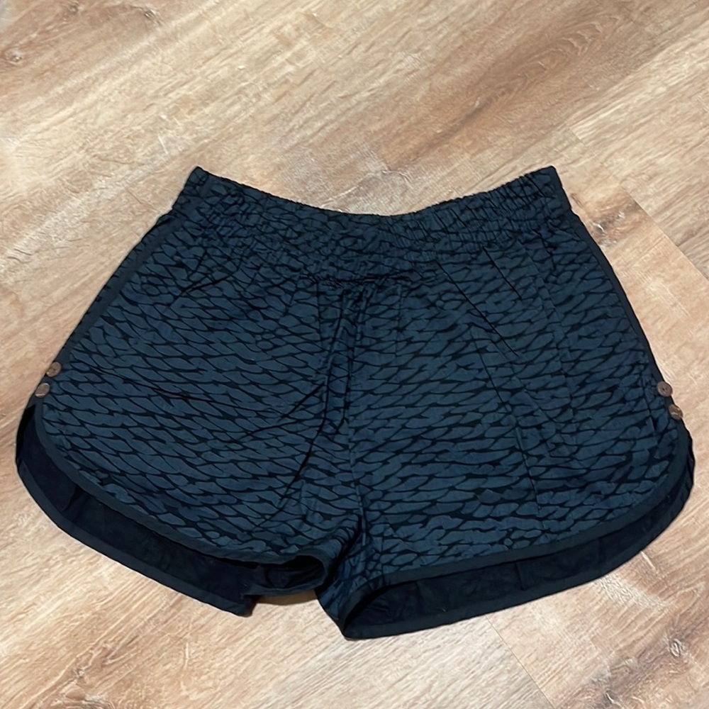 Kealopiko berta shorts in classic upena print